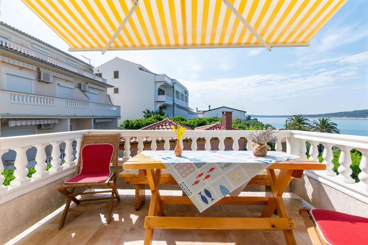 Apartments Biserka Barbat na Rabu المظهر الخارجي الصورة