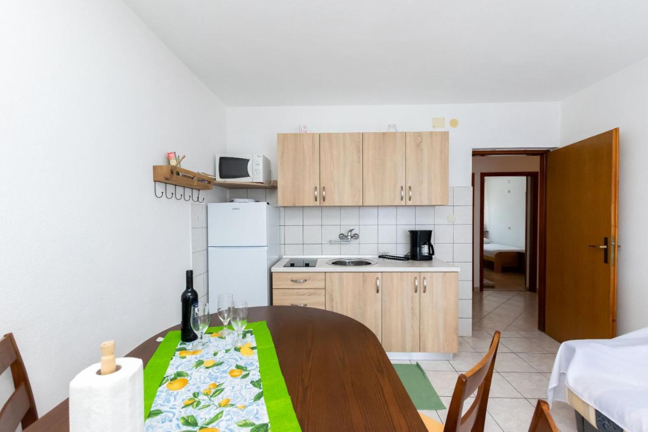 Apartments Biserka Barbat na Rabu المظهر الخارجي الصورة