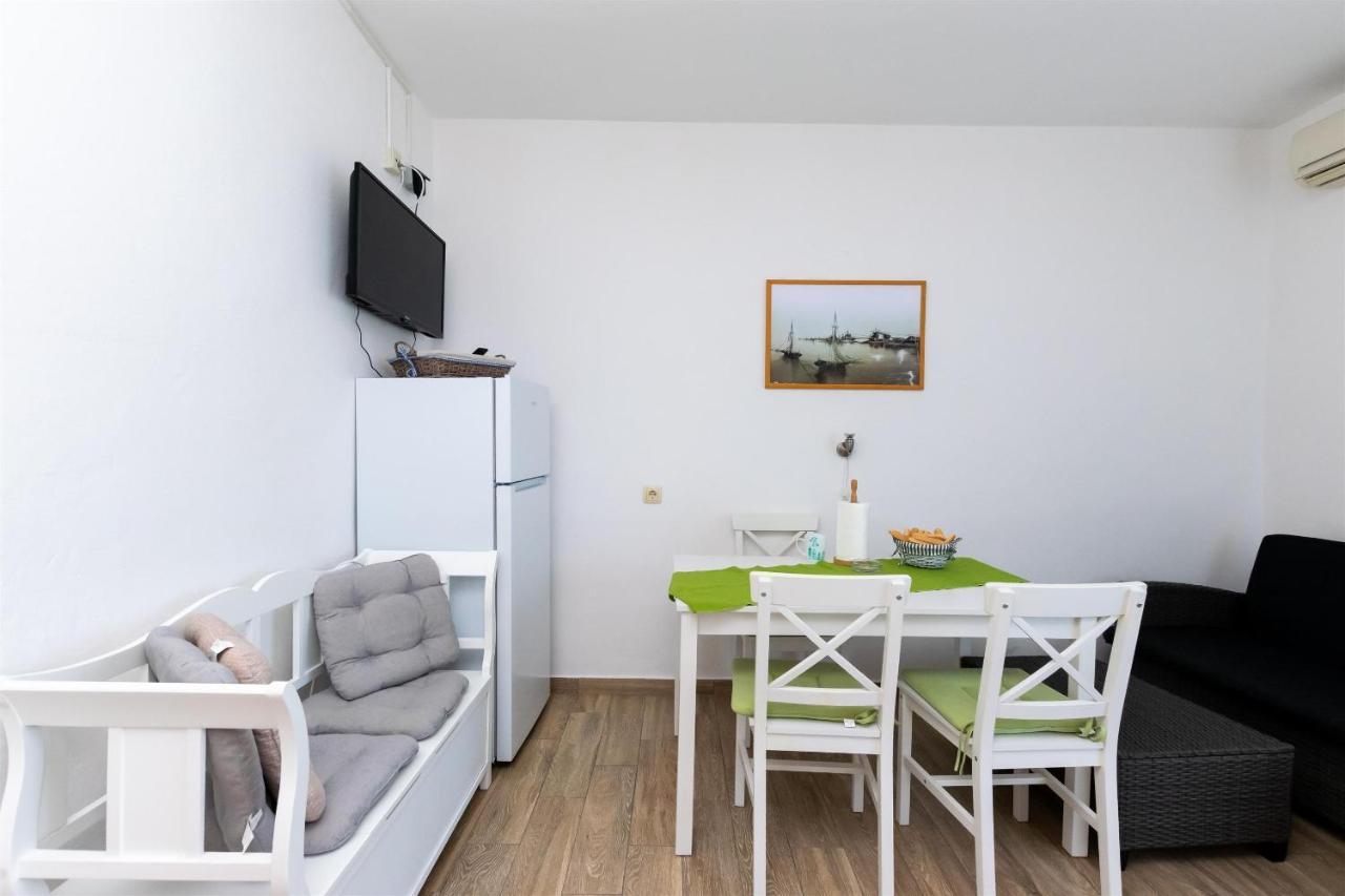 Apartments Biserka Barbat na Rabu المظهر الخارجي الصورة