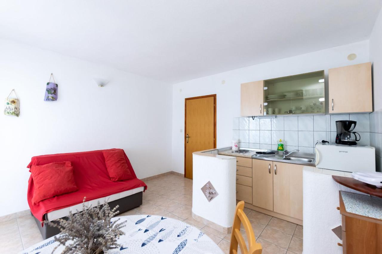 Apartments Biserka Barbat na Rabu المظهر الخارجي الصورة
