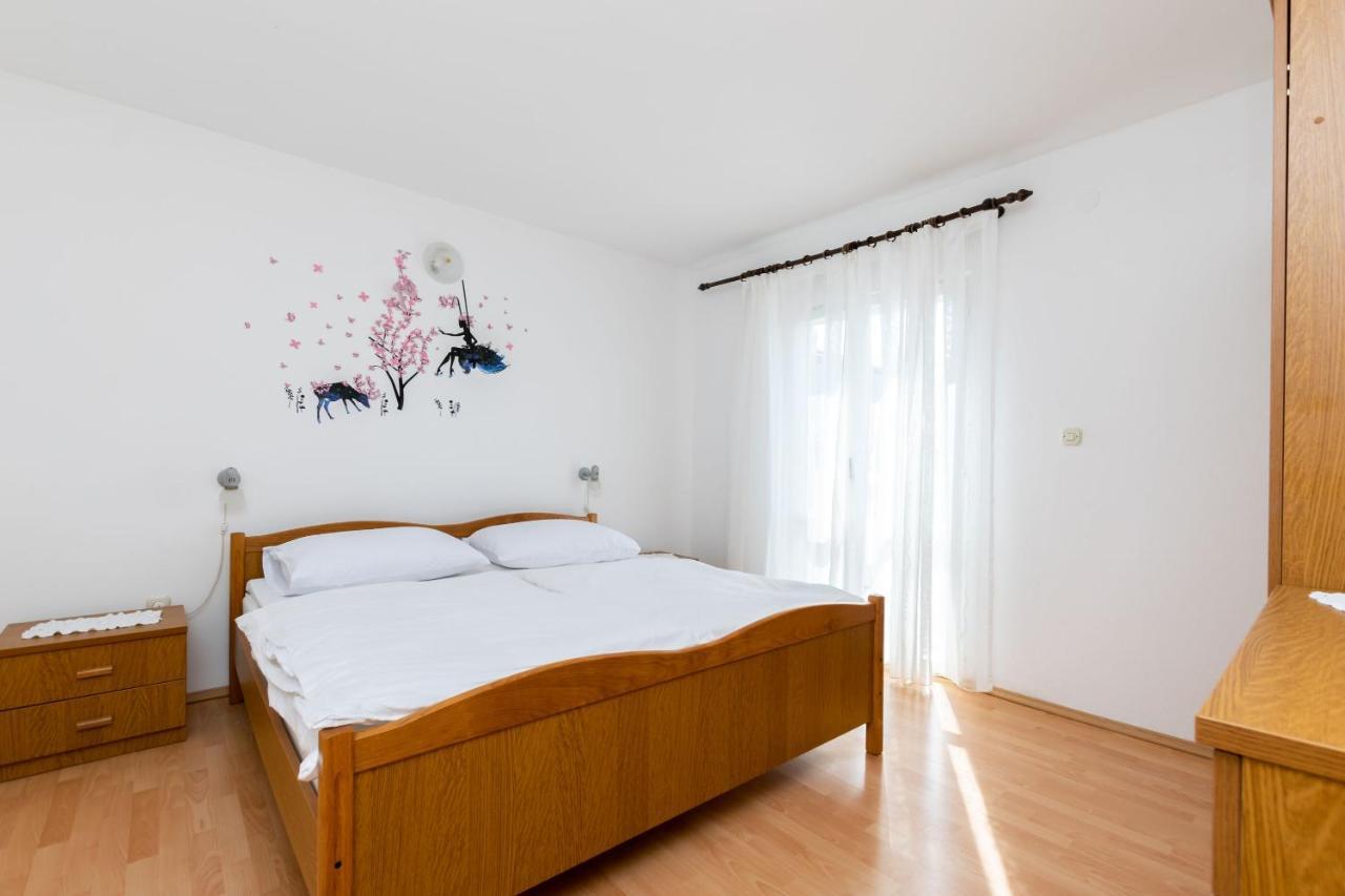 Apartments Biserka Barbat na Rabu المظهر الخارجي الصورة
