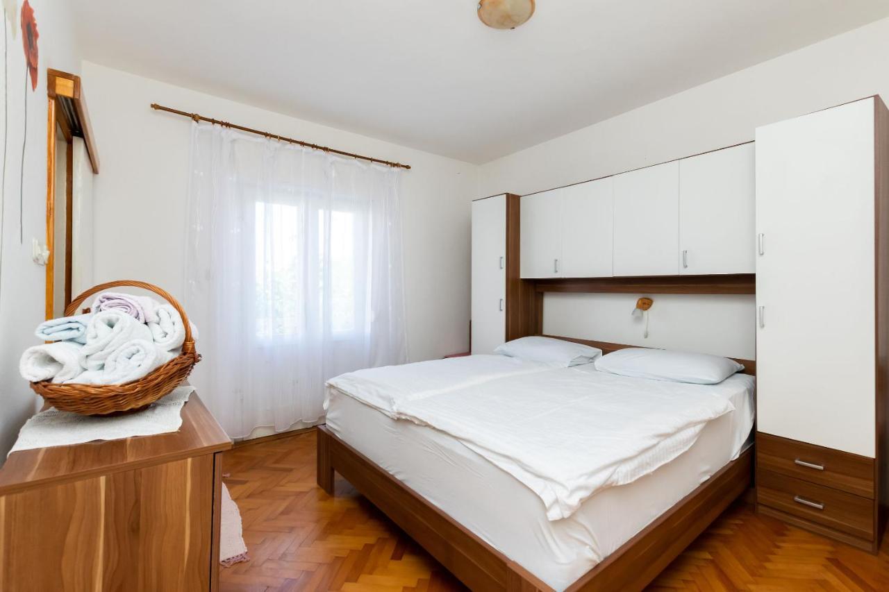 Apartments Biserka Barbat na Rabu المظهر الخارجي الصورة