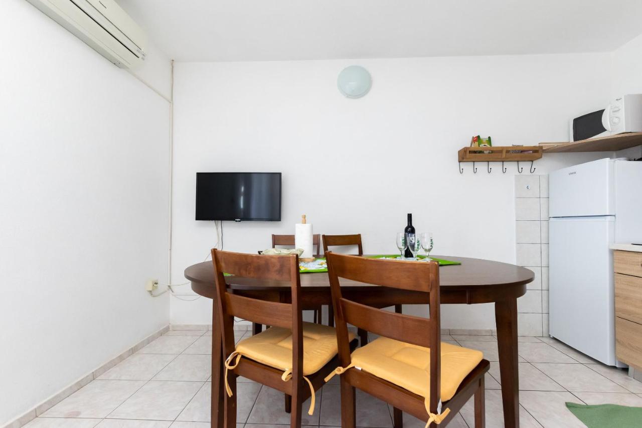 Apartments Biserka Barbat na Rabu المظهر الخارجي الصورة
