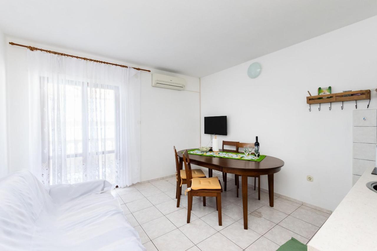 Apartments Biserka Barbat na Rabu المظهر الخارجي الصورة