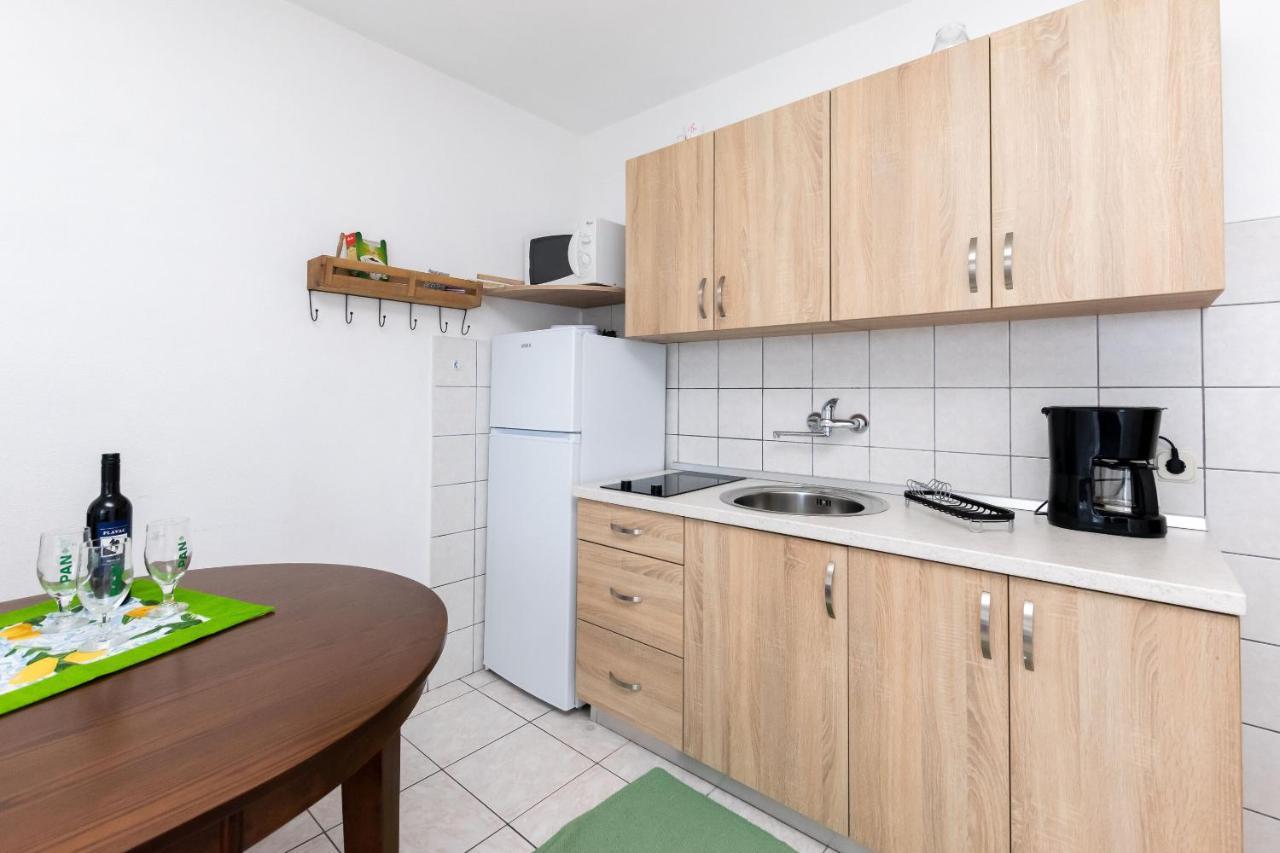 Apartments Biserka Barbat na Rabu المظهر الخارجي الصورة