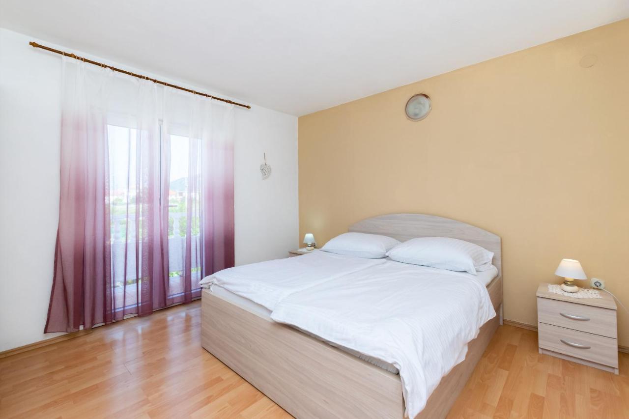 Apartments Biserka Barbat na Rabu المظهر الخارجي الصورة